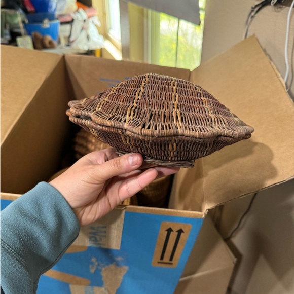 Seashell wicker container - Picture 3 of 3